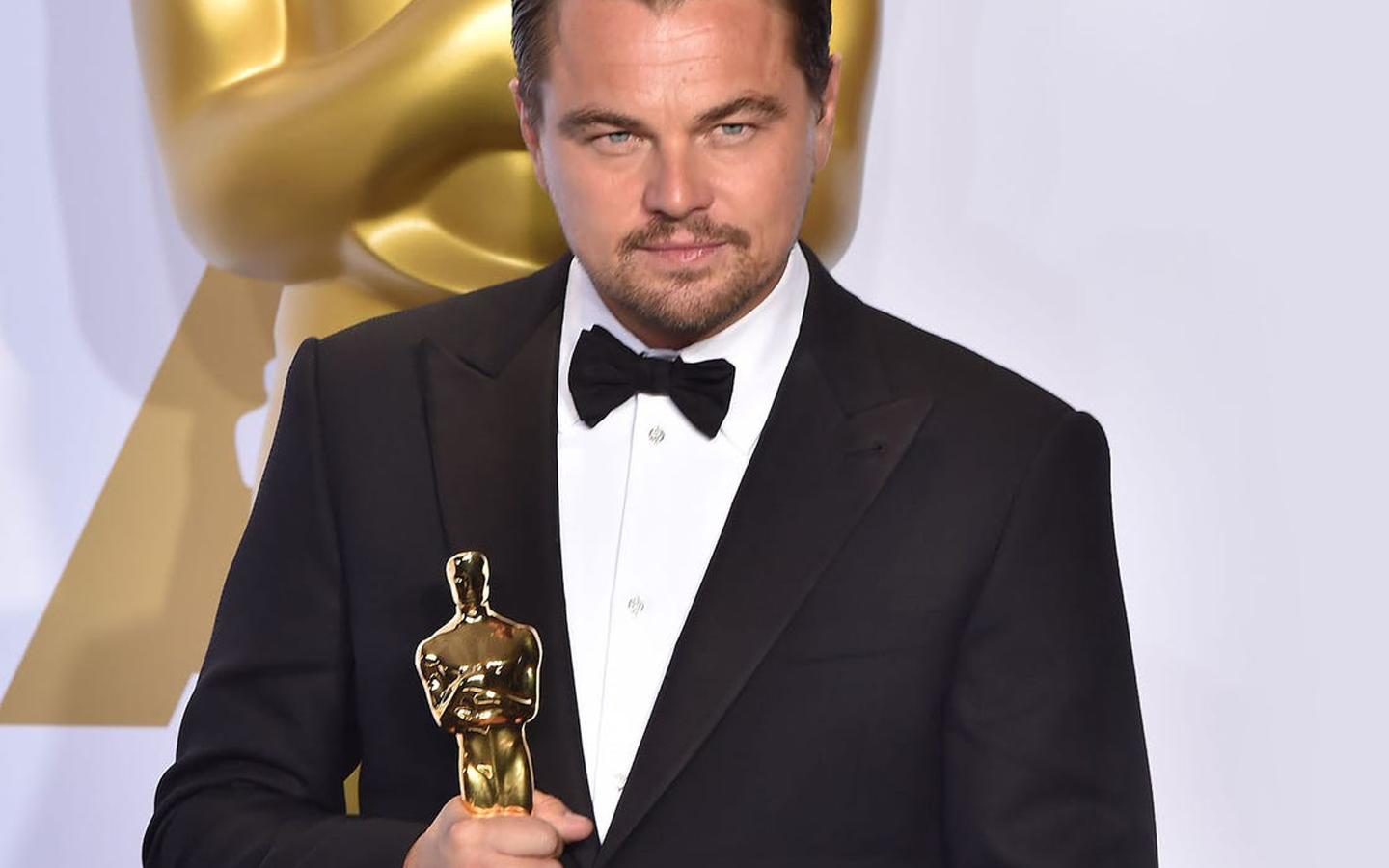 canadelaar vape 10 Celebrities That Vape (Inc. Tom Hardy & Johnny Depp) main image 1